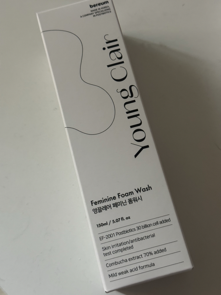 女性泡沫清洗剂的真实用户使用照片