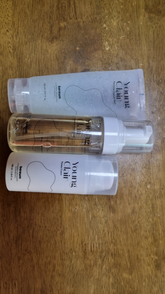 女性泡沫清洗剂的真实用户使用照片