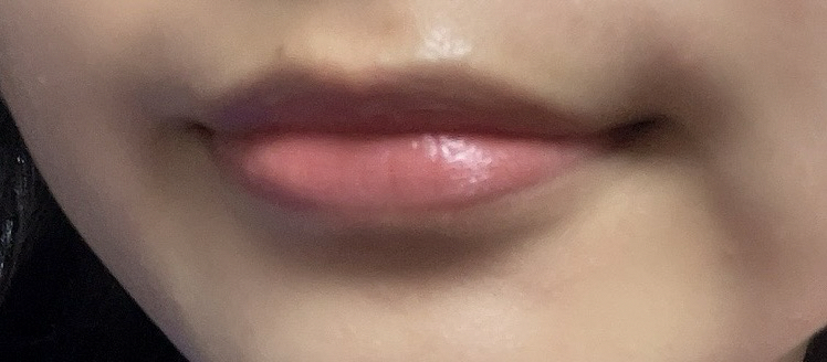 纯净糖果色唇膏 [03 苹果苹果苹果]的真实用户使用照片