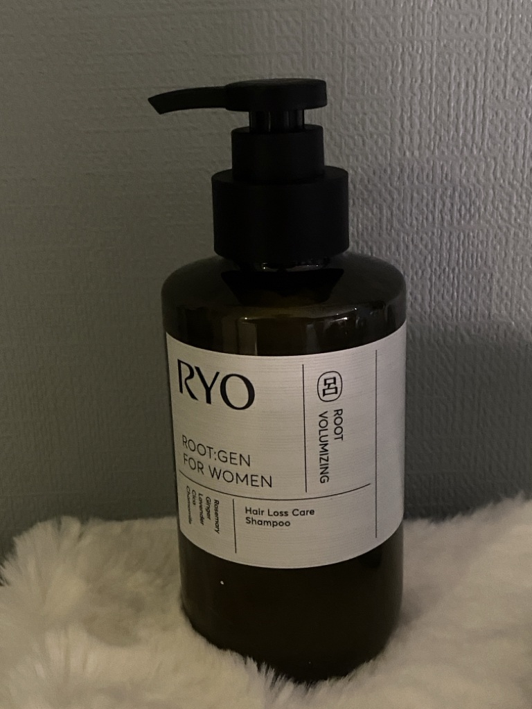 Lathering Effect Image Ryo ROOT:GEN FOR WOMEN Hair Loss Care Shampoo Reviews | Hwahae