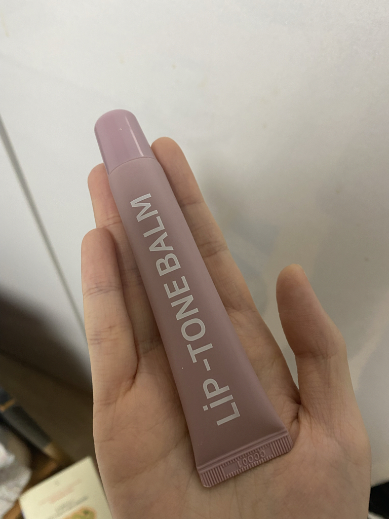 润唇膏的真实用户使用照片