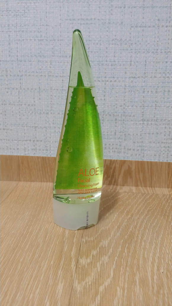 홀리카홀리카 (HOLIKAHOLIKA) 알로에 페이셜 클렌징 폼 review image