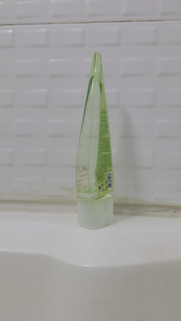 홀리카홀리카 (HOLIKAHOLIKA) 알로에 페이셜 클렌징 폼 review image