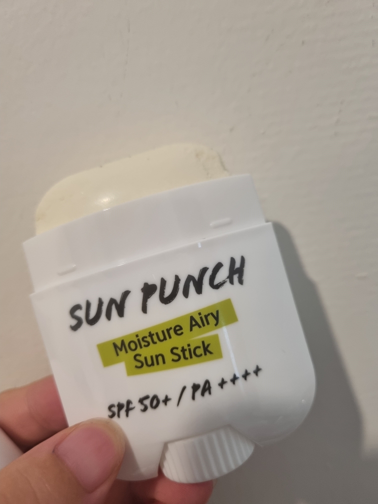 带花的男人 Sunpunch Moisture Refreshing Blend Tea Sunstick [SPF50+/PA++++] common.review image