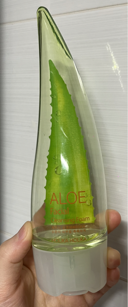 홀리카홀리카 (HOLIKAHOLIKA) 알로에 페이셜 클렌징 폼 review image