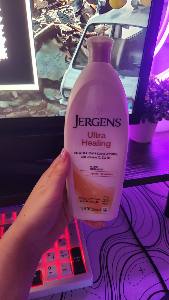 JERGENS Ultra Healing® Extra Dry Skin Moisturizer review image