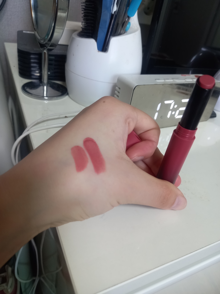 메이블린뉴욕 (MAYBELLINENEWYORK) 얼티매트 립스틱 [988 모브베리] review image