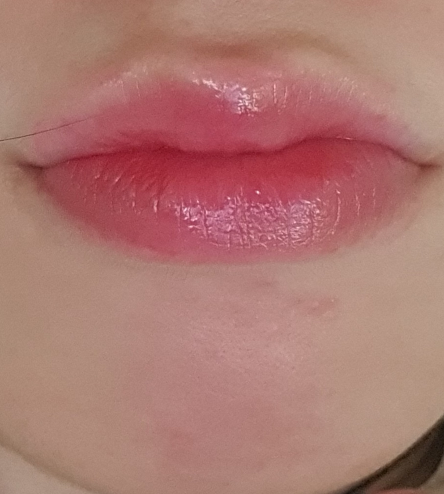 雅蒂水光润泽唇彩[仙女粉]的真实用户使用照片