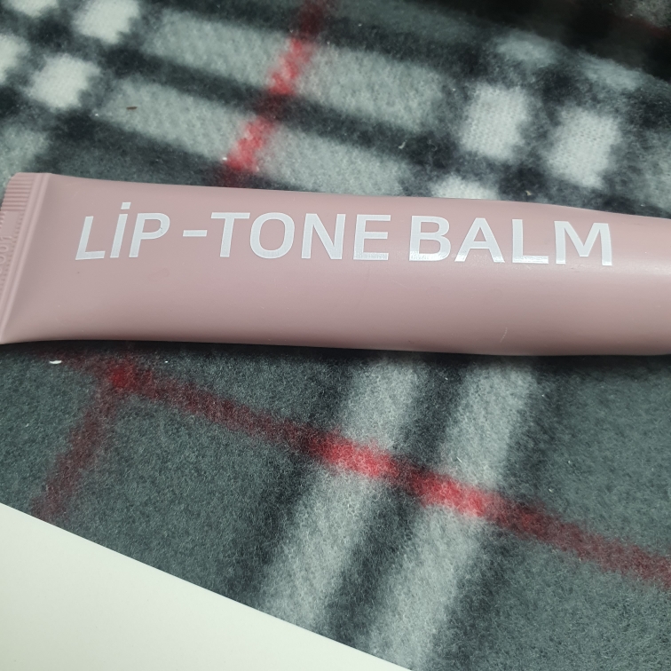 이솔 (2SOL) 립 - 톤 밤 review image