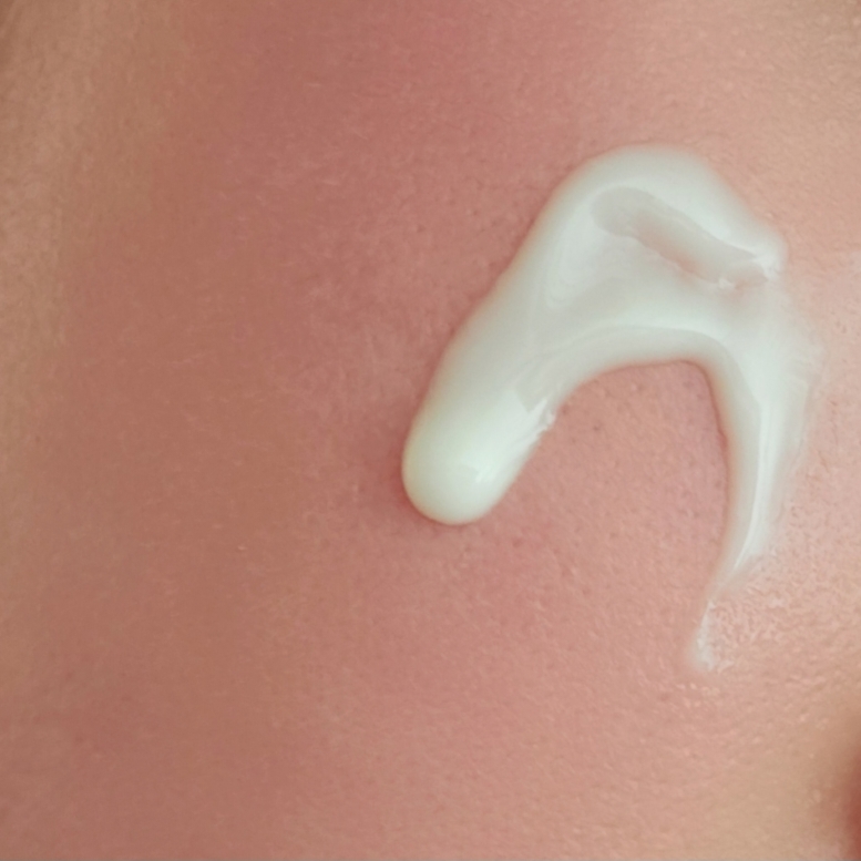 西洋常春藤水乳防晒霜 [SPF50+/PA++++]的真实用户使用照片
