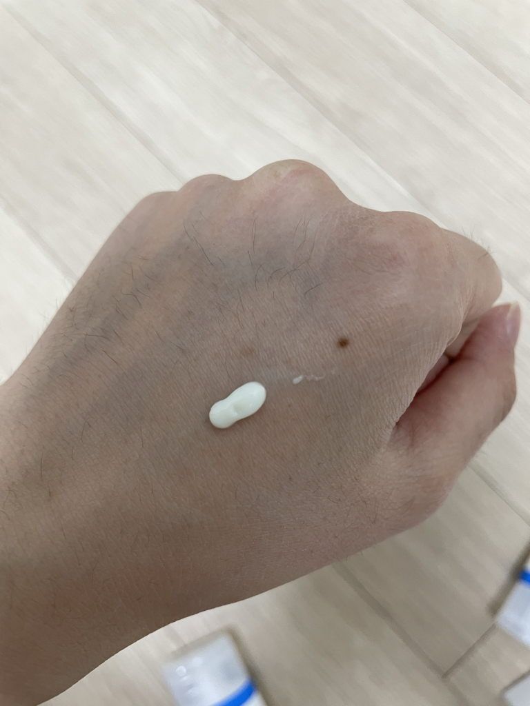 에이솔루션 (asolution) 히알루론 수분 마일드 선크림 [SPF50+/PA++++] review image