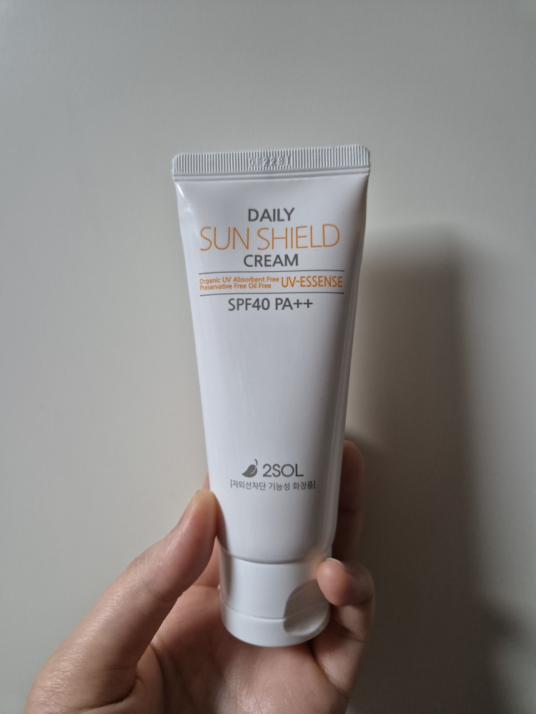 이솔 (2SOL) 데일리 썬 쉴드 크림 [SPF40/PA++] review image