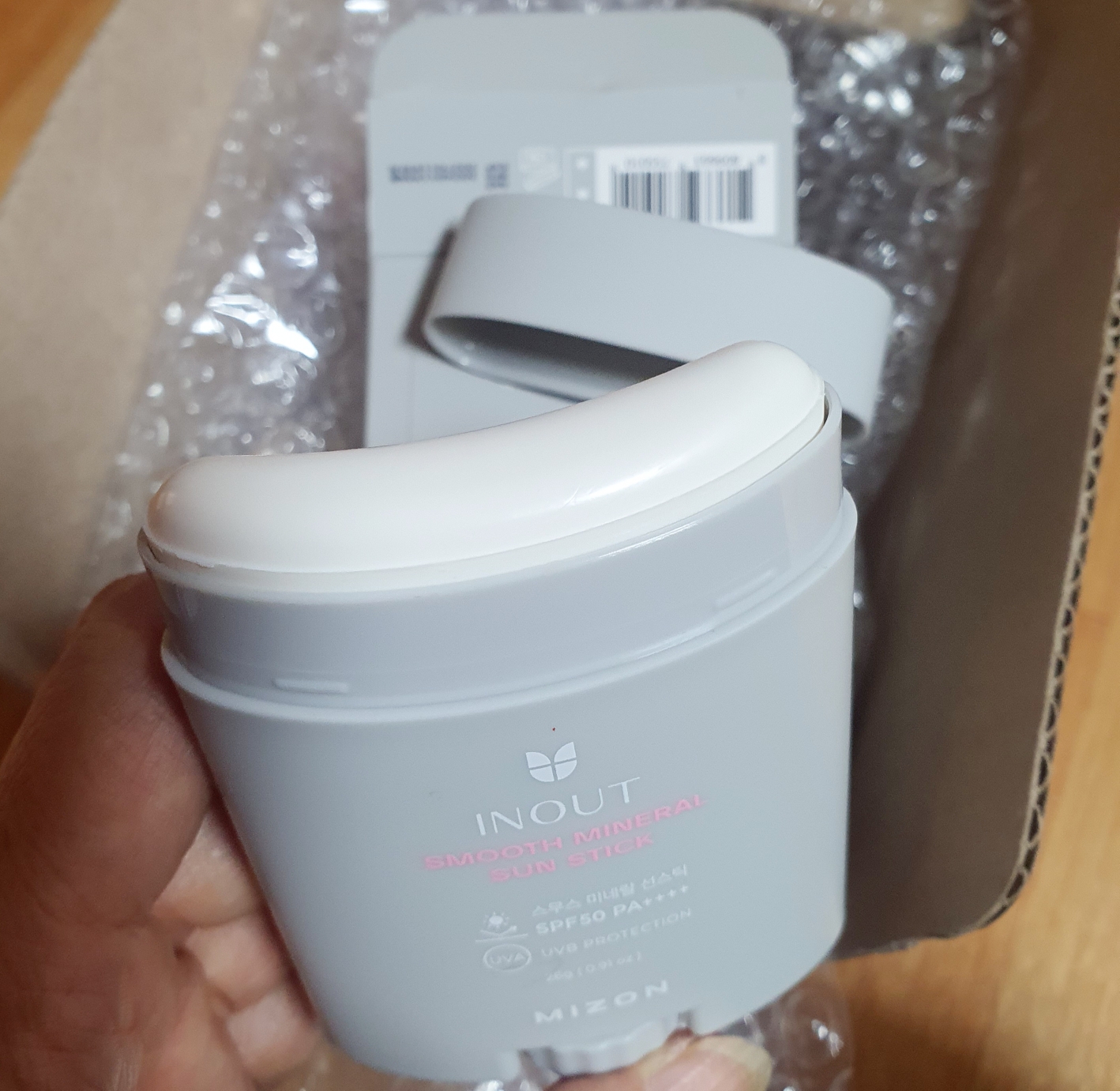 미즈온 (MIZON) 인아웃 스무스 미네랄 선스틱 [SPF50/PA++++] review image