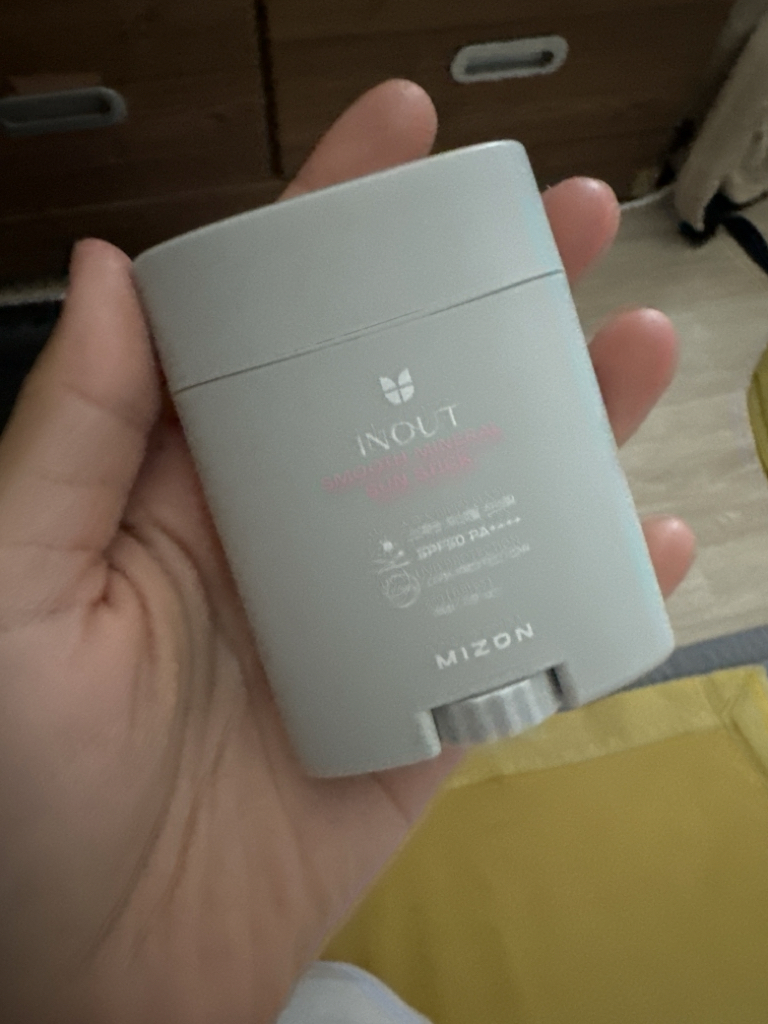 미즈온 (MIZON) 인아웃 스무스 미네랄 선스틱 [SPF50/PA++++] review image