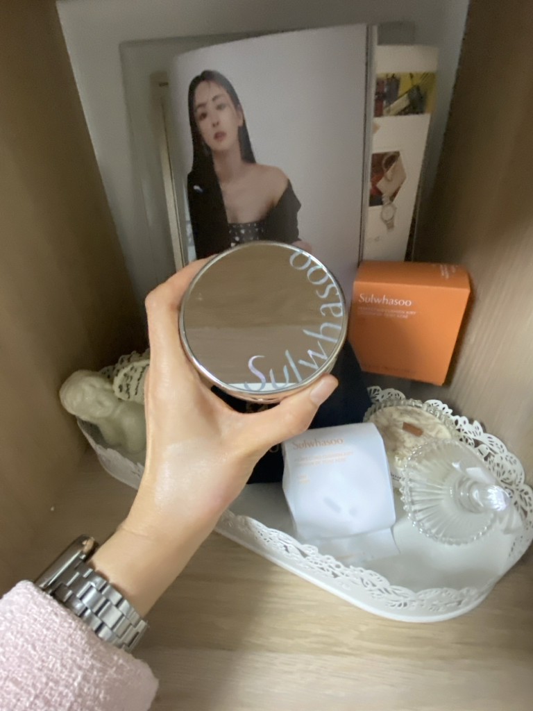 설화수 (Sulwhasoo) 퍼펙팅 쿠션 [SPF50+/PA+++] [13N1 아이보리] review image