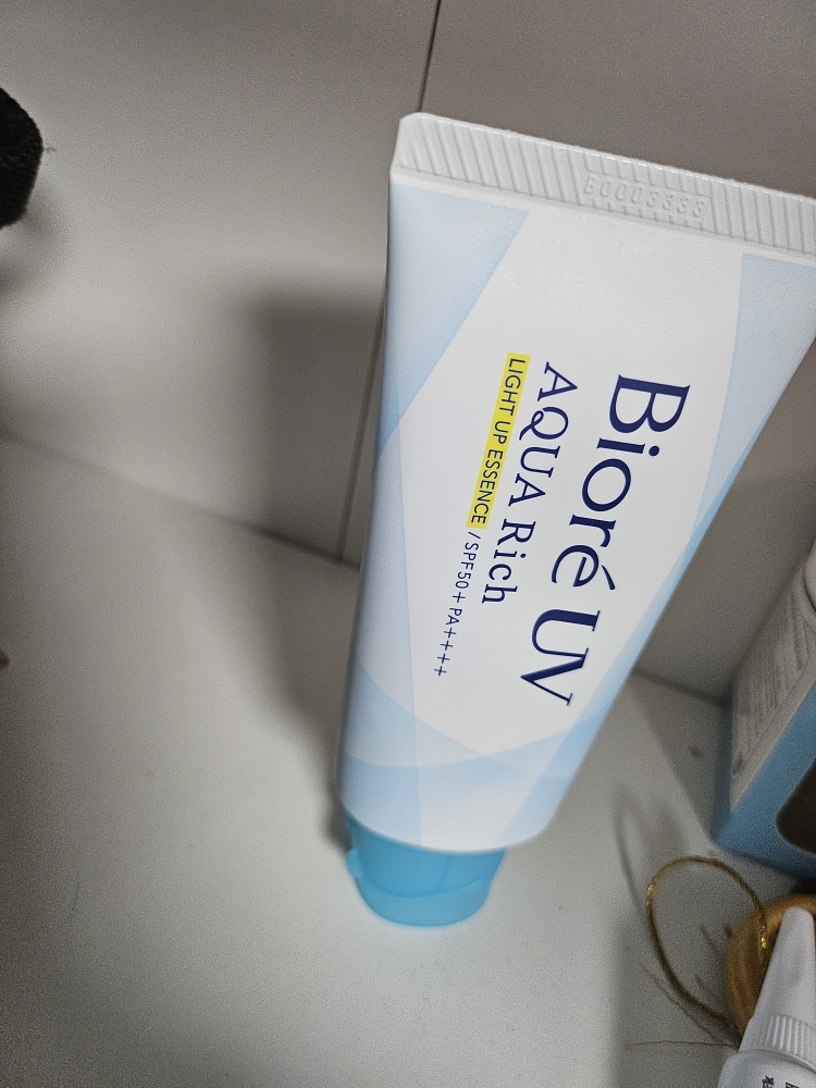비오레 (Biore) (해외) 유브이 아쿠아 리치 라이트 업 에센스 [SPF50+/PA++++] review image