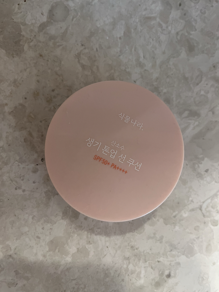 Real user review photo of Oxygen Aquatic Tone Up Sun Cushion [SPF50+/PA++++] [02 Vitality Peach]