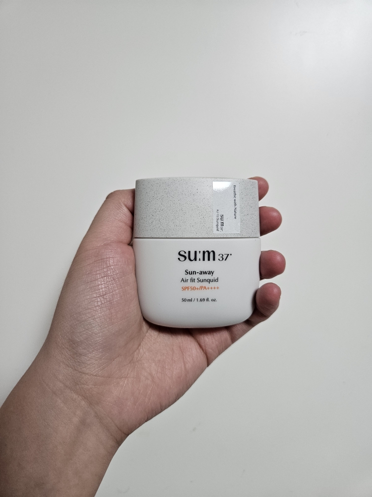 숨37도 (SUM37) 선-어웨이 에어핏 선퀴드 [SPF50+/PA++++] review image
