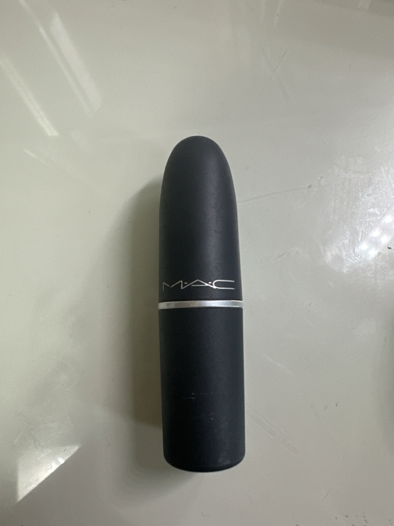 粉雾之吻唇膏 [小小的诱惑]的真实用户使用照片
