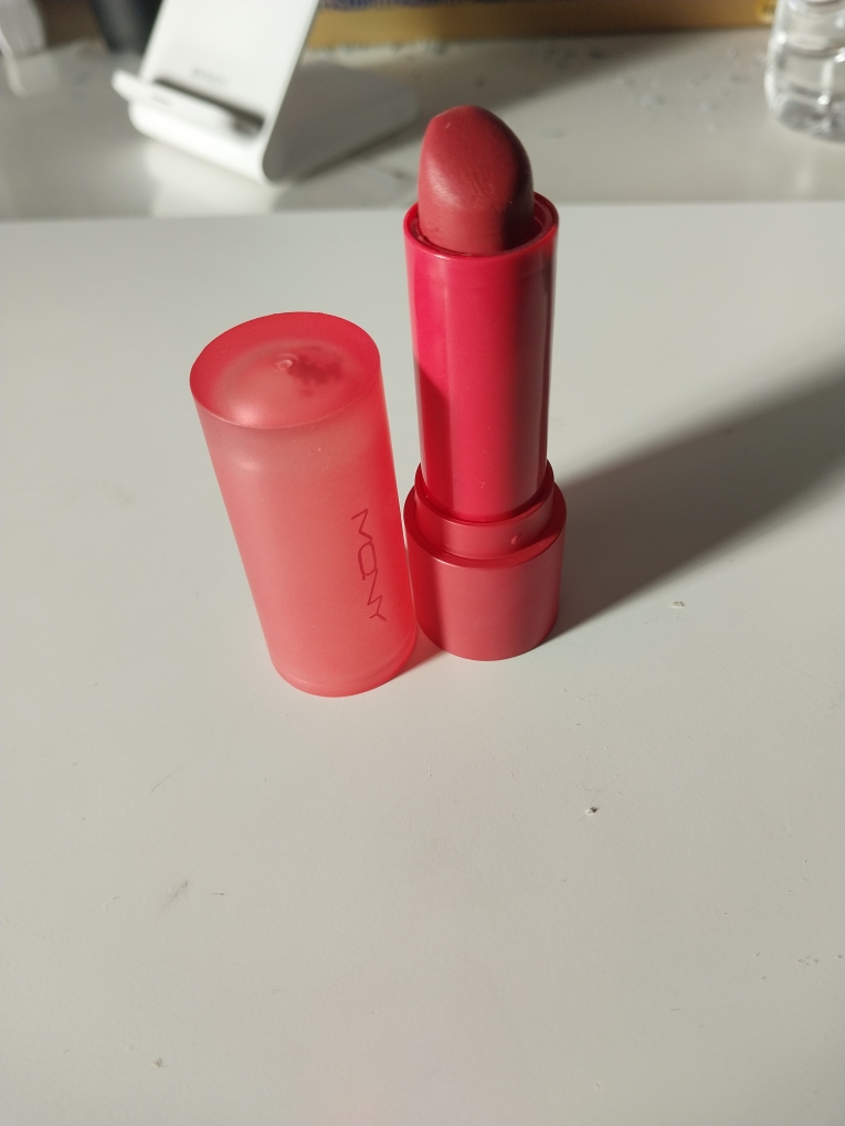 맥퀸뉴욕 (MACQUEENNEWYORK) 파우더 매트 립스틱 [레드미스트] review image