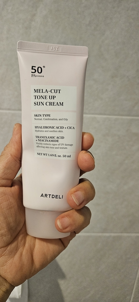 멜라 컷 톤업 선크림 [SPF50+/PA++++] review image