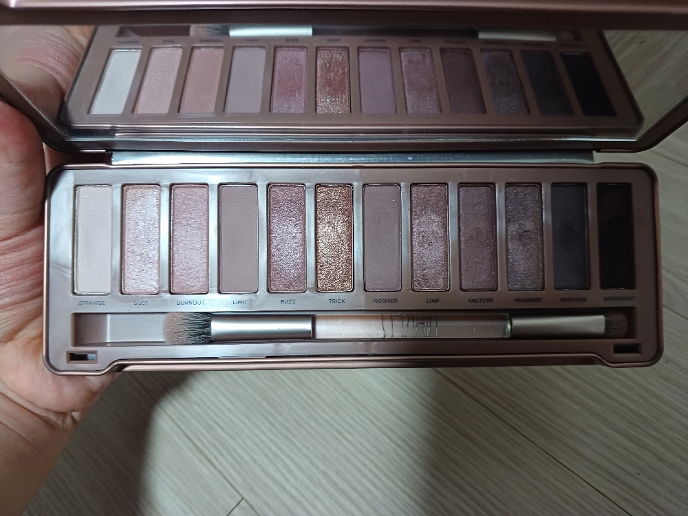 URBANDECAY 裸3眼影盘 common.review image