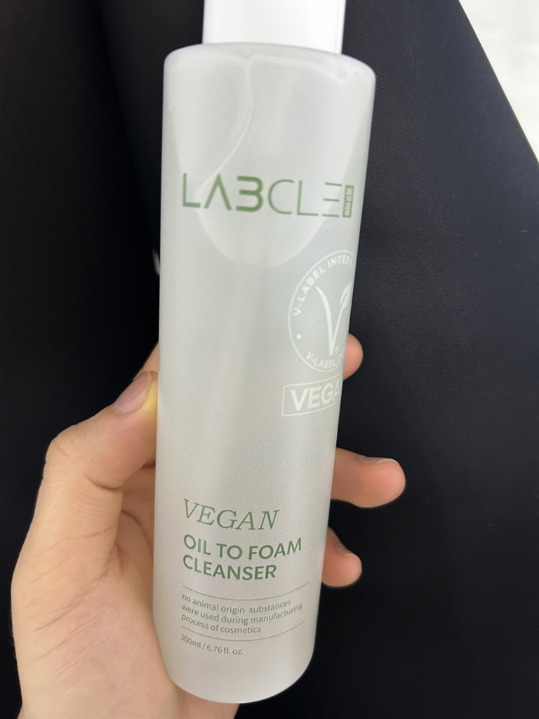 랩클 (LABCLE) 비건 오일 투 폼 클렌저 review image