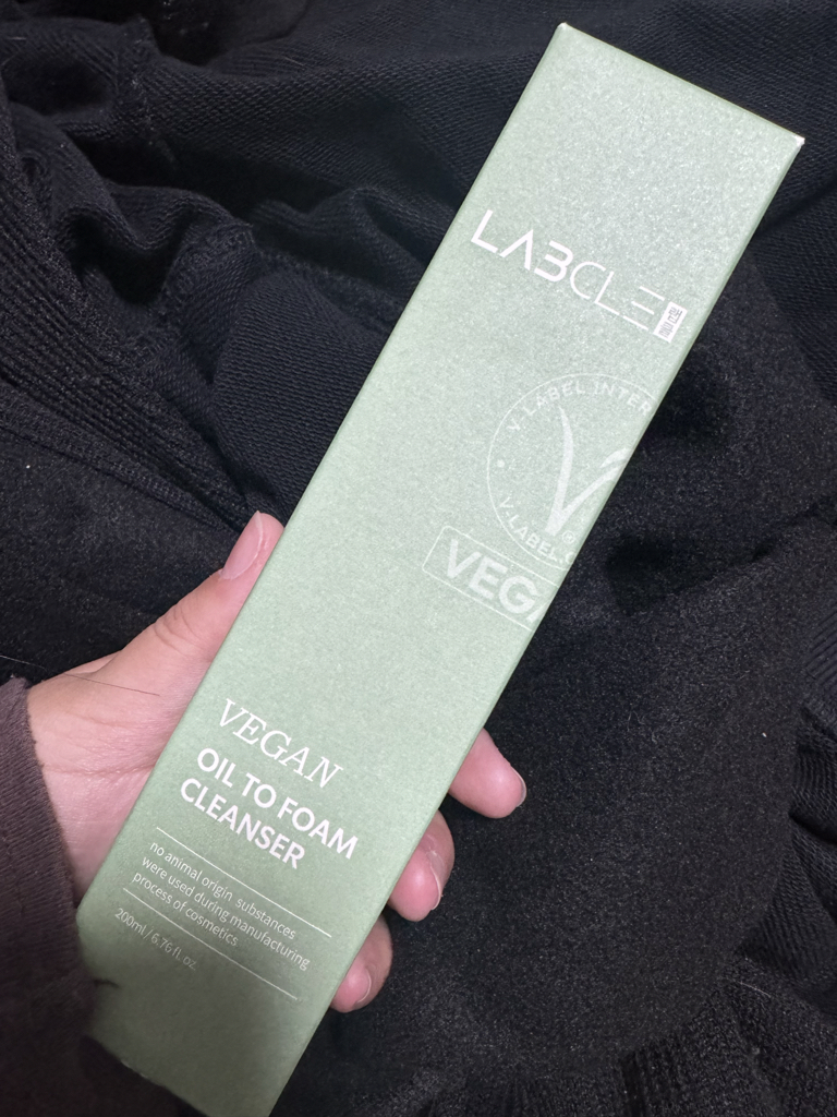 랩클 (LABCLE) 비건 오일 투 폼 클렌저 review image