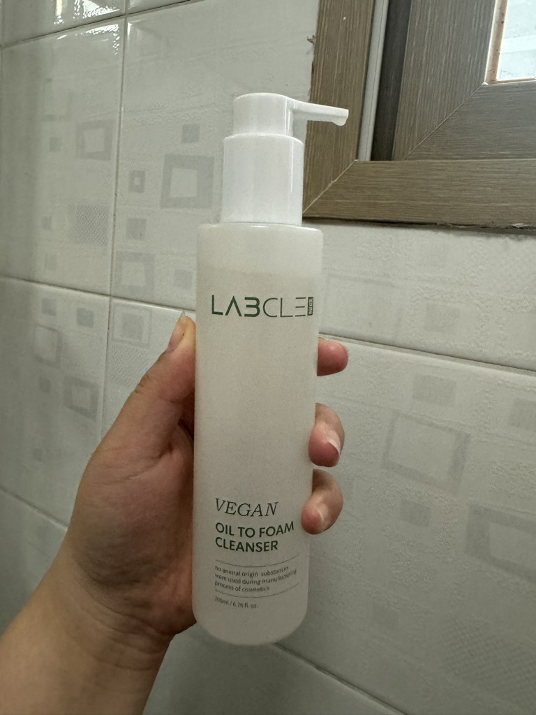 랩클 (LABCLE) 비건 오일 투 폼 클렌저 review image
