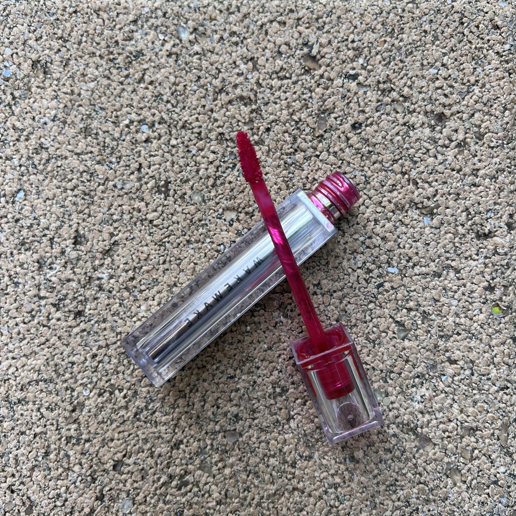 露依 水光润泽唇膏 [06 牡丹粉]的真实用户使用照片