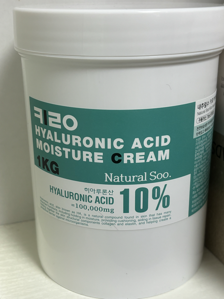 玻尿酸保湿霜的真实用户使用照片
