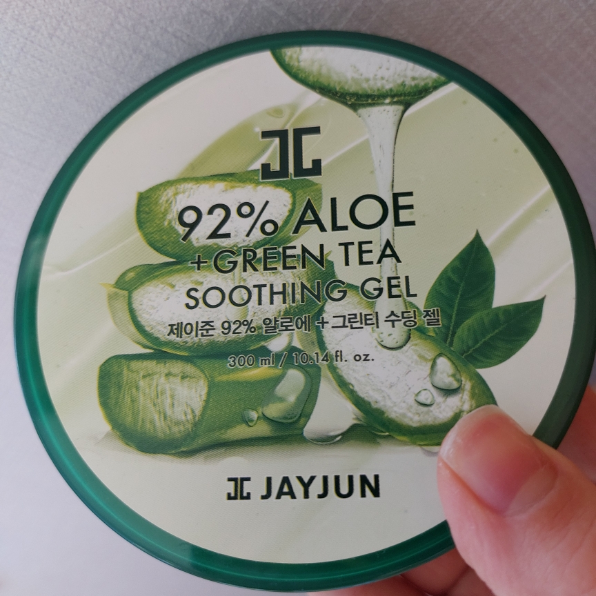 제이준 (JAYJUN) 92% 알로에 + 그린티 수딩 젤 review image