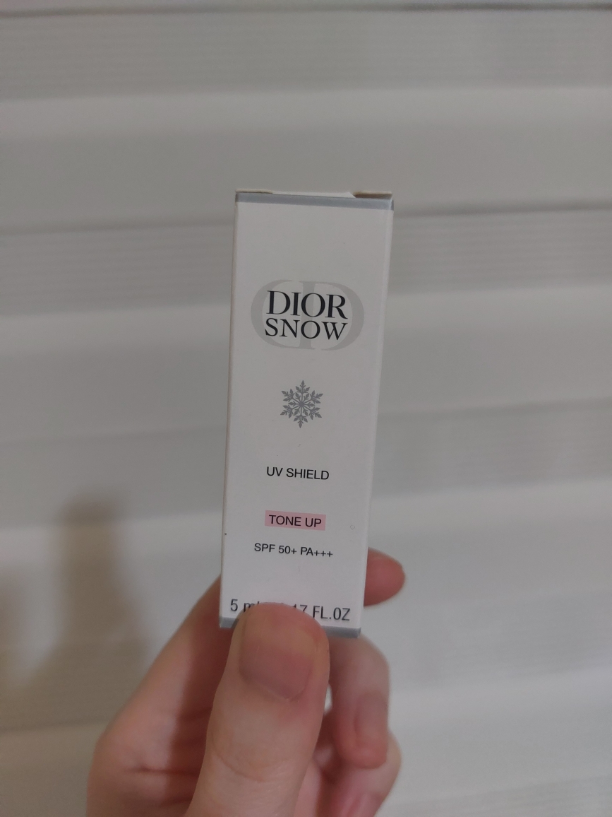 Dior Snow UV Shield Tone Up [SPF50+/PA+++] review image