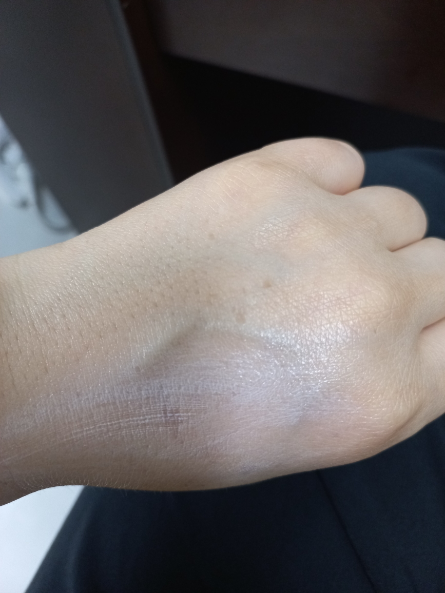 海尔希卡全效保湿10D防晒霜[SPF50+/PA++++]的真实用户使用照片