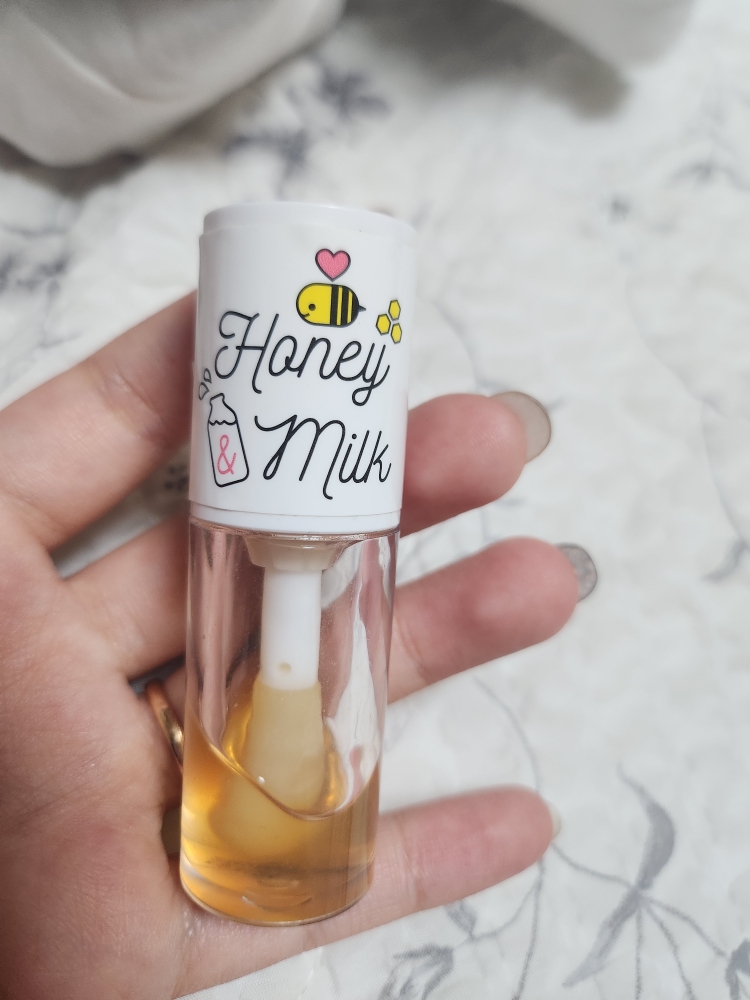 蜂蜜牛奶唇油的真实用户使用照片