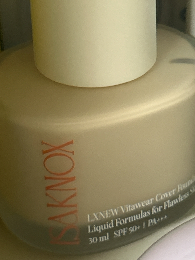 ISAKNOX LXNEW 维他维护粉底液 [SPF50+/PA+++] [19号] common.review image