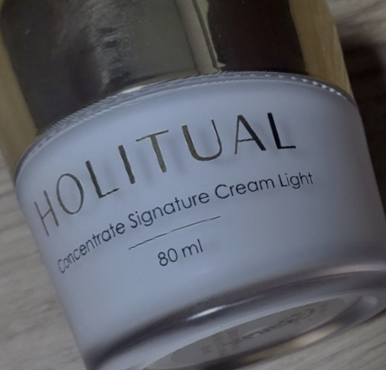 HOLITUAL 浓缩签名轻质乳霜 common.review image