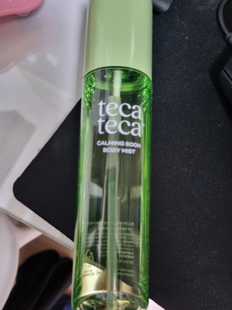 清新怡人的身体喷雾的真实用户使用照片