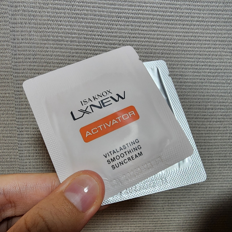 이자녹스 (ISAKNOX) LXNEW 비타래스팅 스무딩선 [SPF50+/PA++++] review image