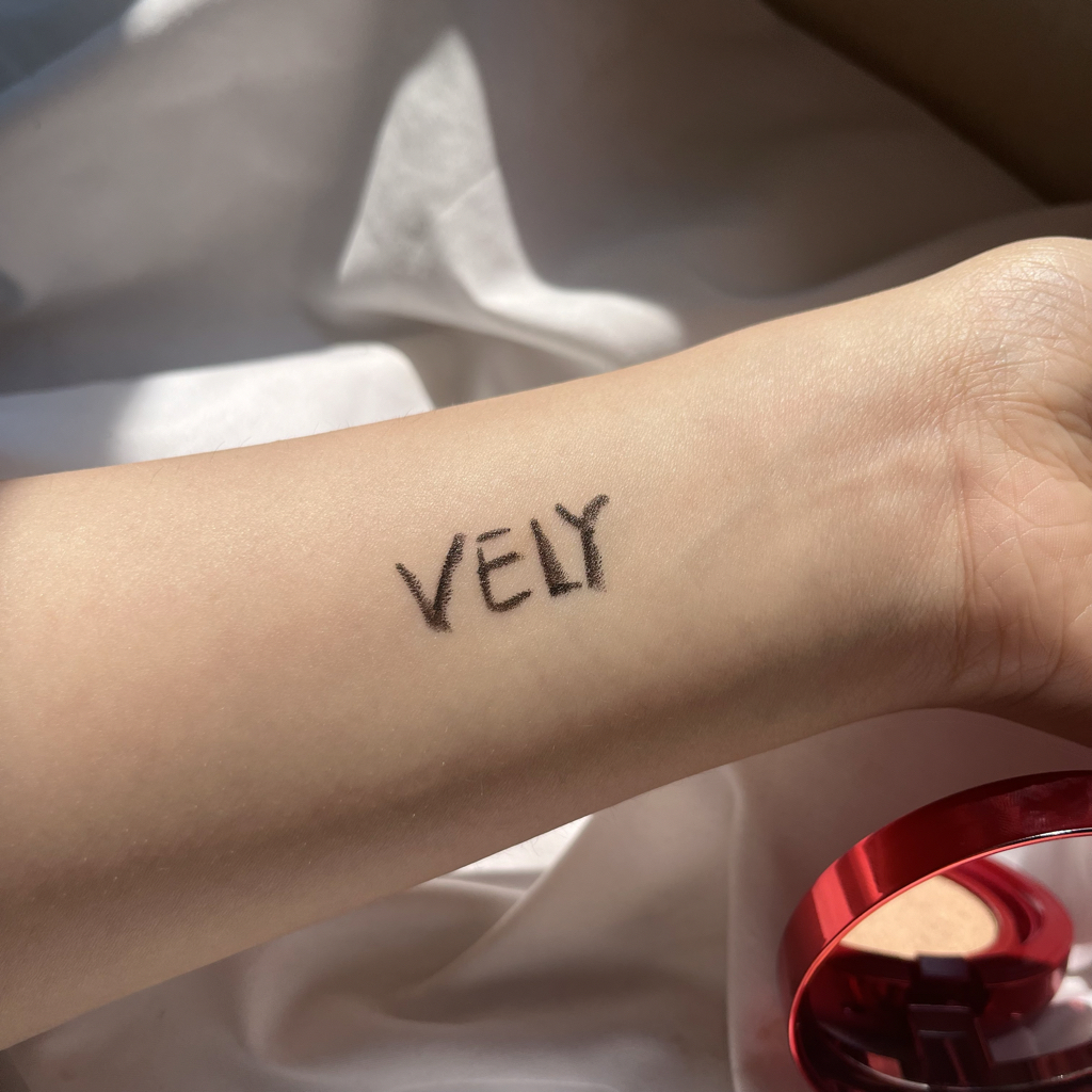 블리블리 (VELYVELY) 레이어 핏 커버 쿠션 [SPF50+/PA++++] [21호 라이트] review image