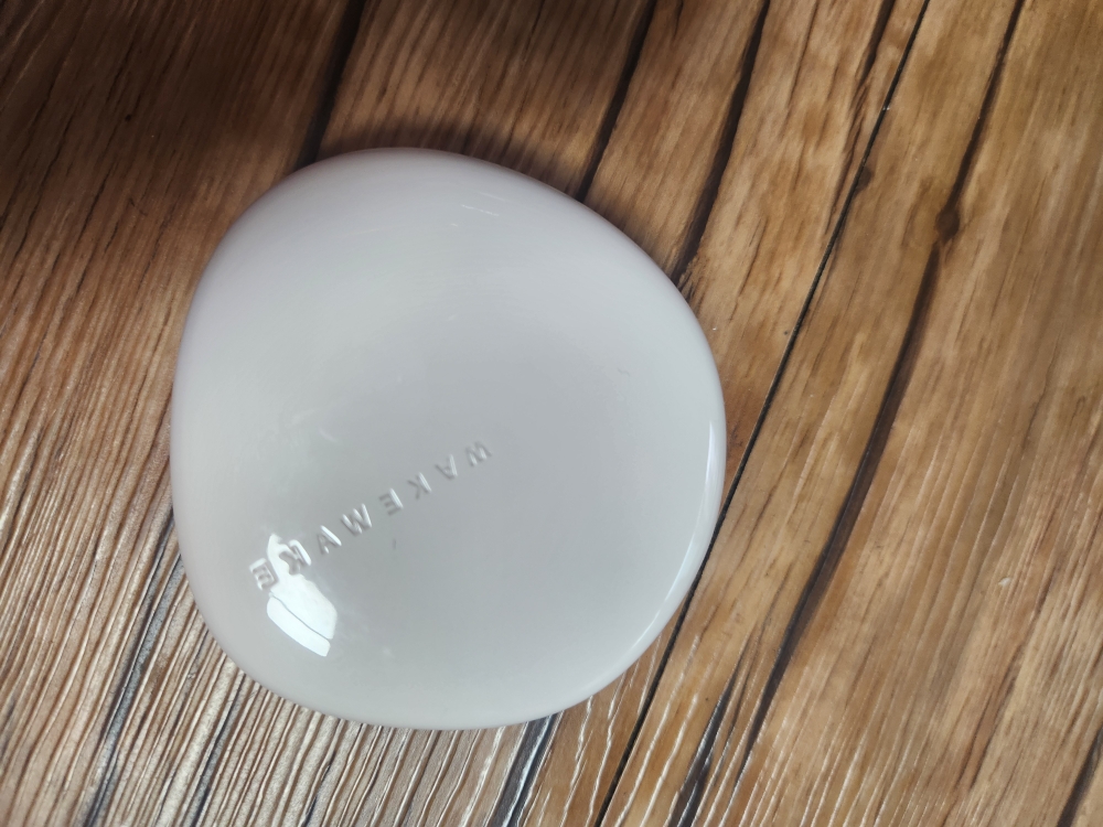 wakemake Water Velvet Vegan Cushion [SPF50+/PA+++] [21 Vanilla] review image