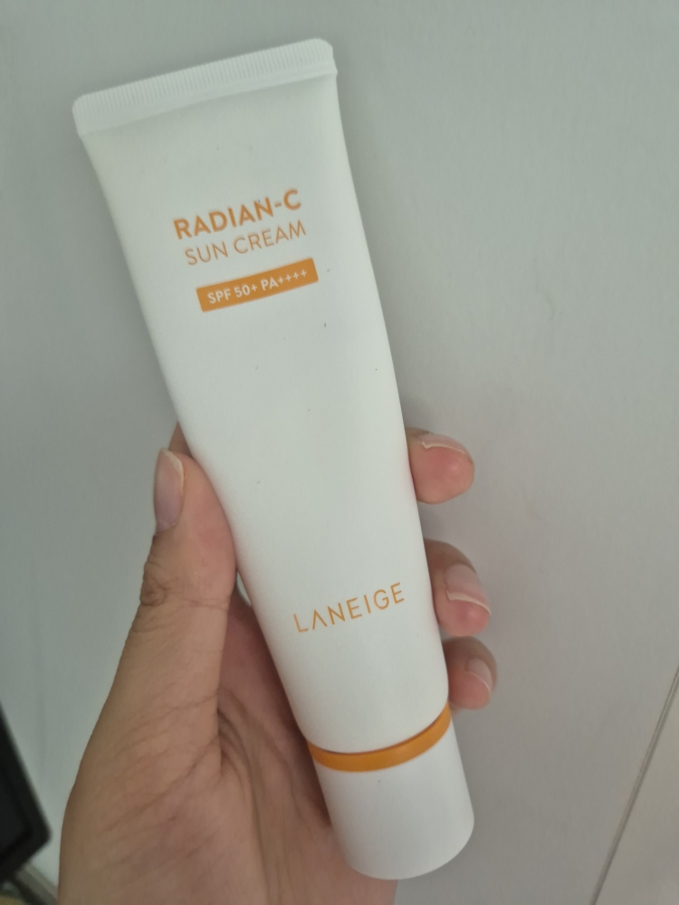 라네즈 (LANEIGE) 래디언씨 선크림 [SPF50+/PA++++] review image
