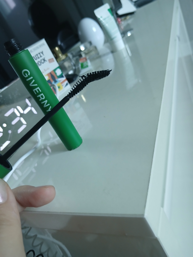 姿泊兰伊 粘合型敏感睫毛膏 [01 黑色］ common.review image