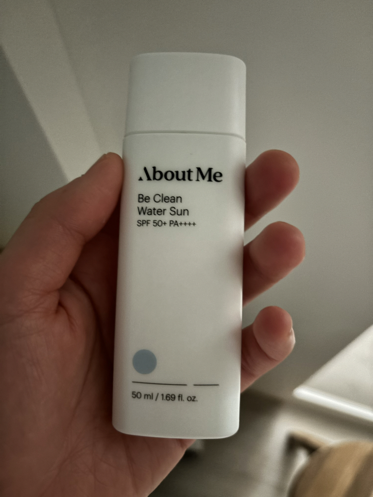 어바웃미 (AboutMe) 비 클린 선 [SPF50+/PA++++] [워터] review image