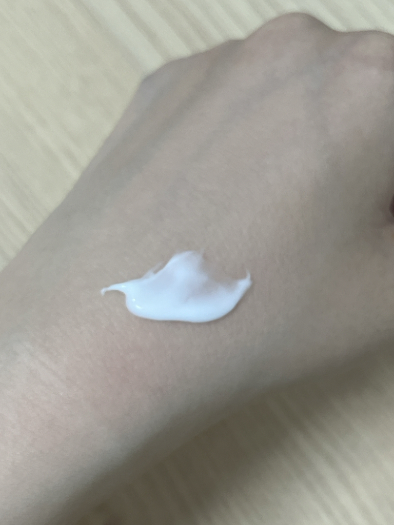 멈칫 (MUMCHIT) 멜팅 바디로션 [페일그린허브] review image