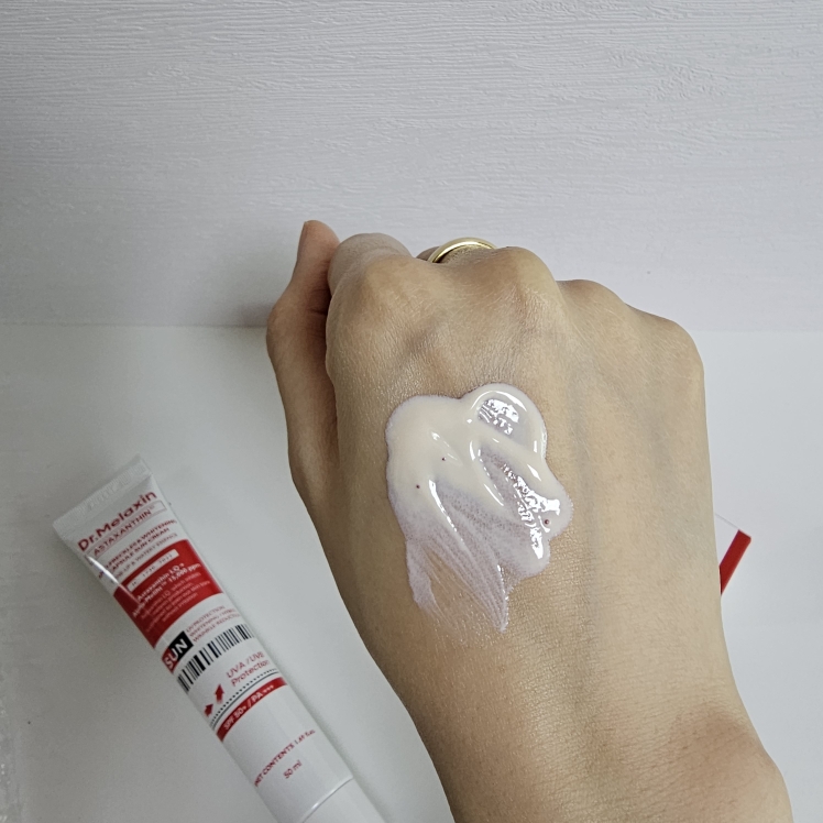 닥터멜락신 (Dr.Melaxin) 아스타잔틴 기미 미백 캡슐 선크림 [SPF50+/PA+++] review image