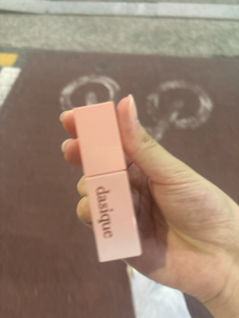冰淇淋系列 多汁润泽唇彩 [08 木瓜牛奶]的真实用户使用照片