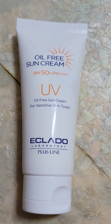 Uvee 无油防晒霜 [SPF50+/PA++++]的真实用户使用照片