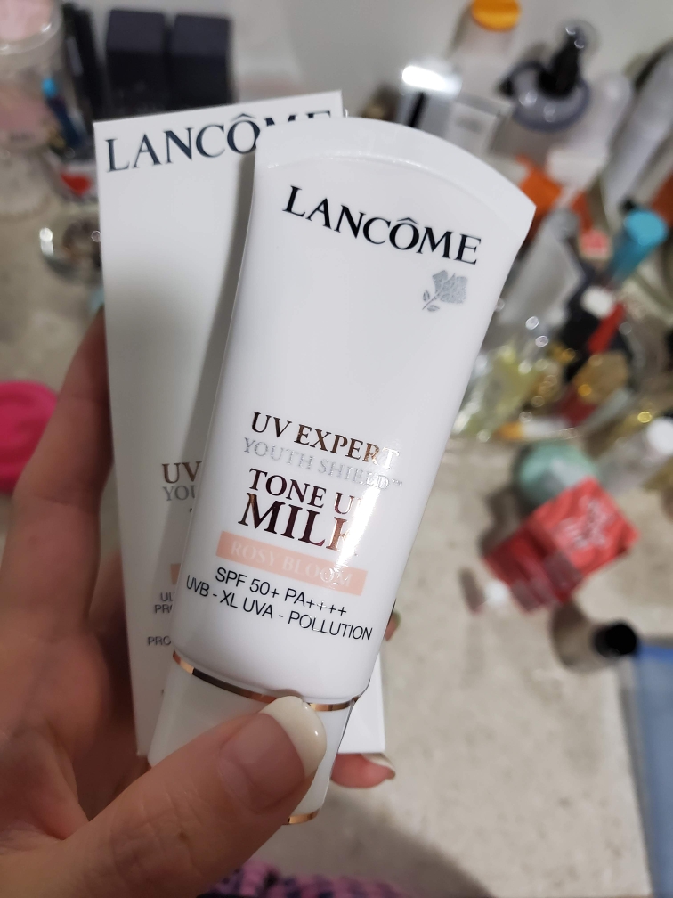 Real user review photo of UV EXPERT TONE UP [SPF50+/PA++++] [ROSY BLOOM]