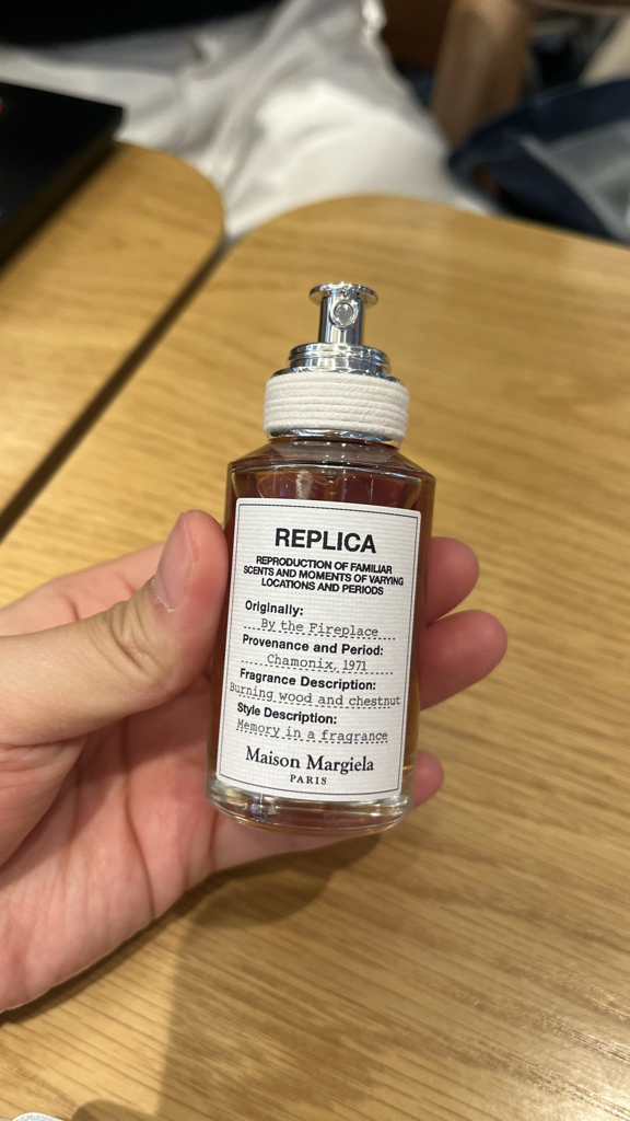 메종마르지엘라 (MaisonMargiela) 바이 더 파이어플레이스 EDT review image
